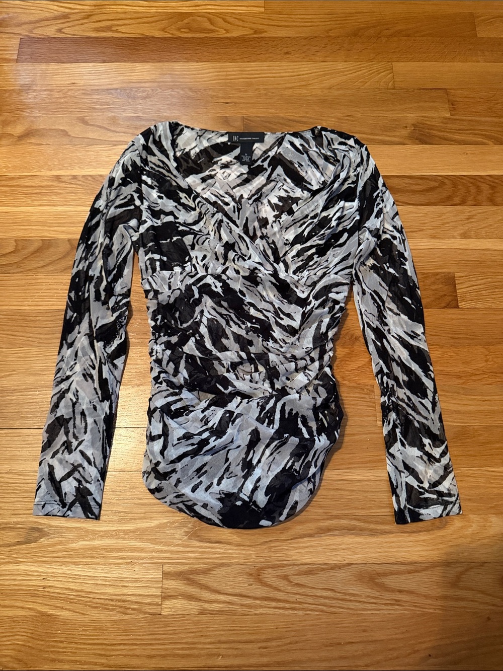 INC International Concepts Black and White Abstract Ruched Long Sleeve Top y2k